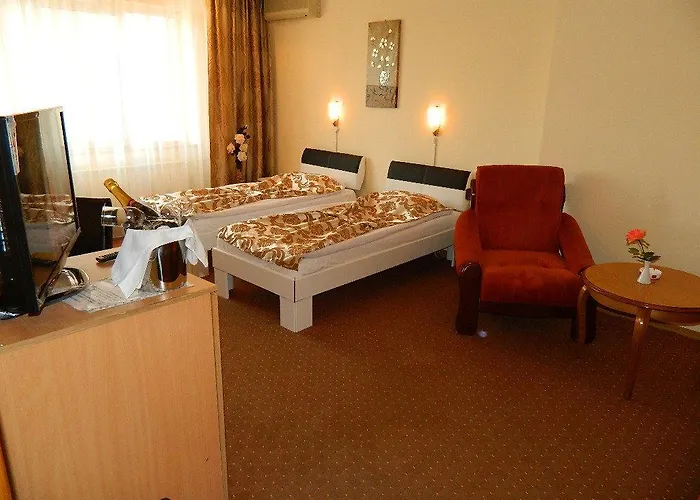 Dalin Hotel 3*